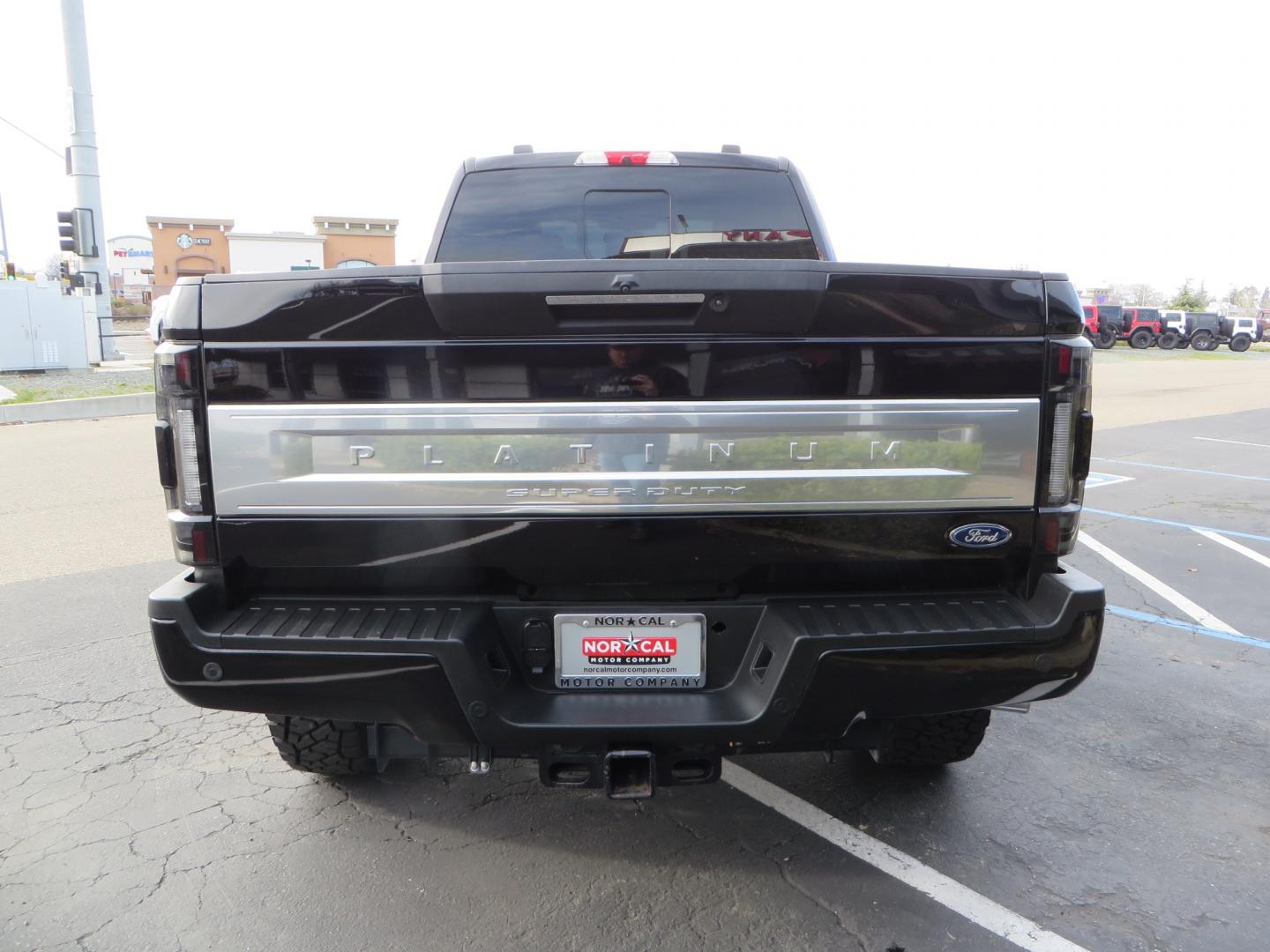 2021 BLACK /BLACK Ford F-350 SD Platinum Crew Cab Short Bed 4WD (1FT8W3BT4ME) with an 6.7L V8 OHV 16V DIESEL engine, located at 2630 Grass Valley Highway, Auburn, CA, 95603, (530) 508-5100, 38.937893, -121.095482 - Photo#5